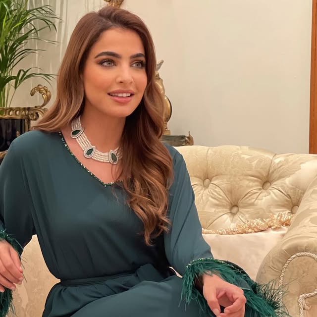Marmar R. Al Hilali · @themarmar